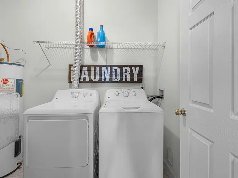 Enjoy the convenience of an in-unit washer and dryer at The Quarters, student housing near UL Lafayette.