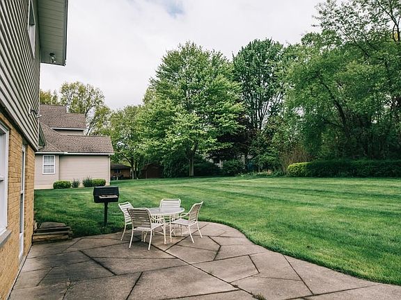 3rd image of 3081 Shelley Lynn Dr
