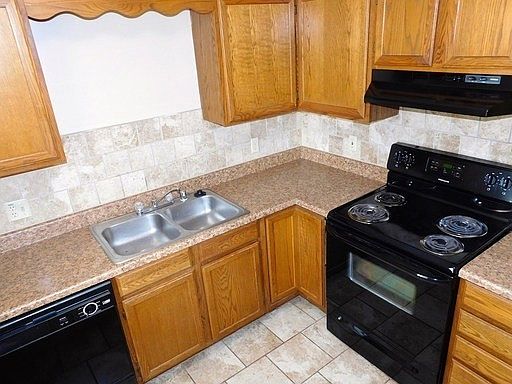 3rd image of 1900 Naismith Dr #5e30ba87d