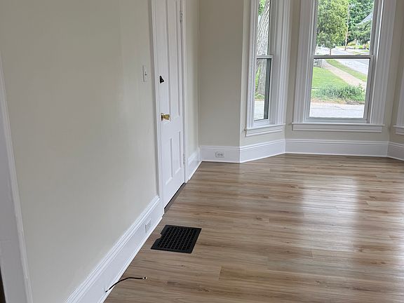 3rd image of 592 Belmont St #1