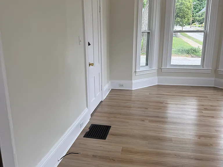 592 Belmont St #1 — Photo 3