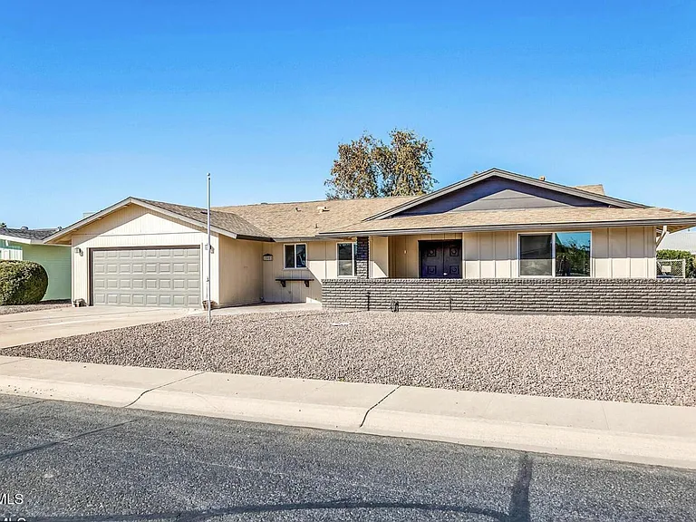 10602 W Cumberland Dr — Photo 6