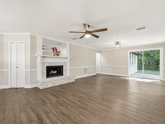 Living area as seen from the front door