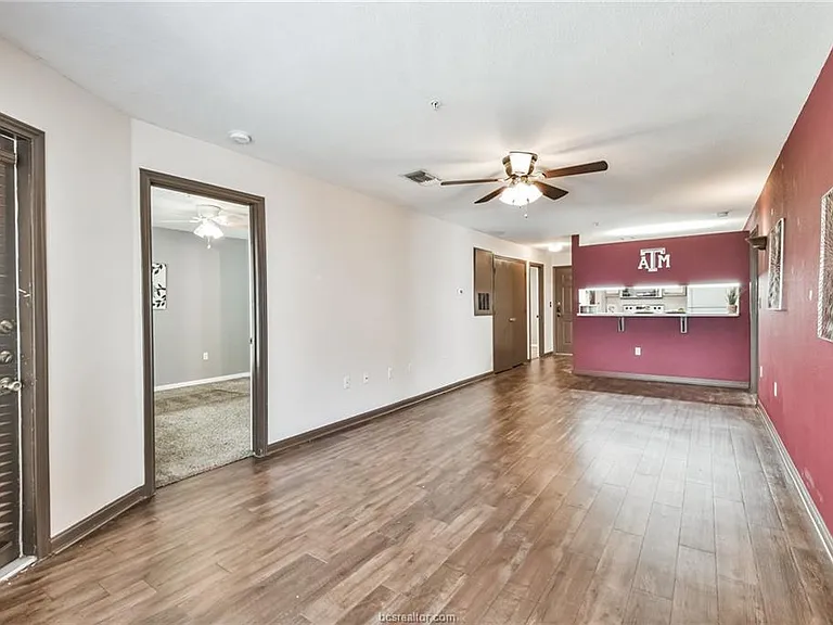 529 Parkway #203 — Photo 9