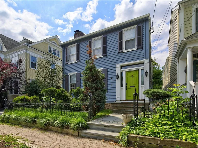 14 W Delaware Ave — Photo 2