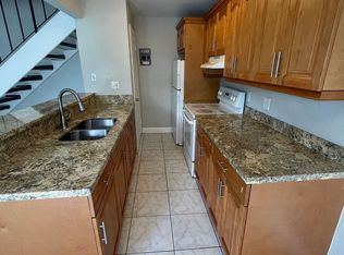 100 E Tiffany Dr APT 3, Mangonia Park, FL 33407
