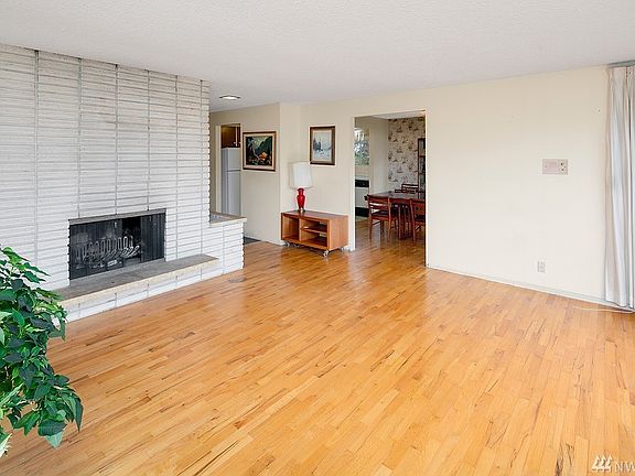 5th image of 16900 33rd Ave NE