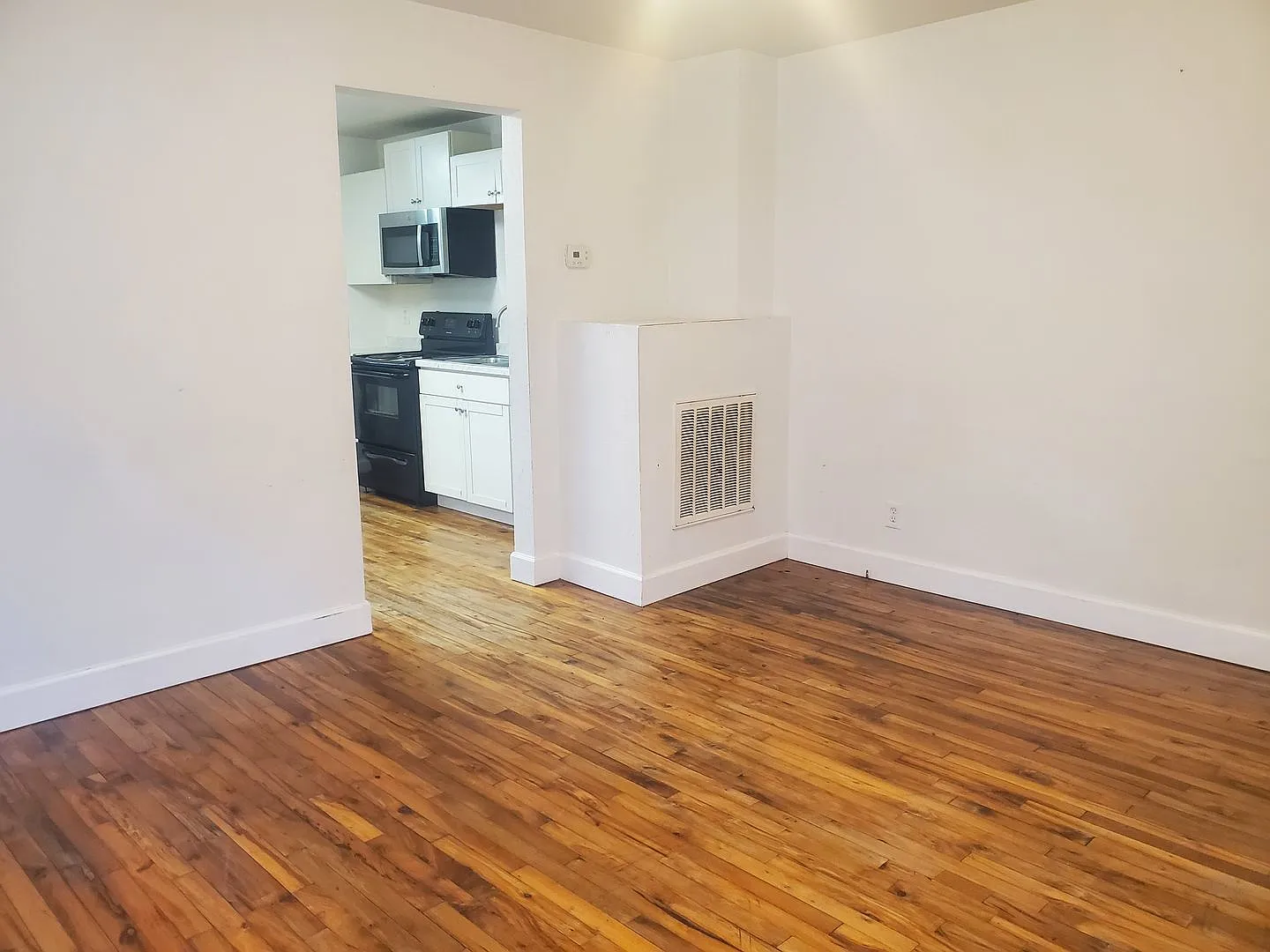 1603 Gunter St — Photo 3