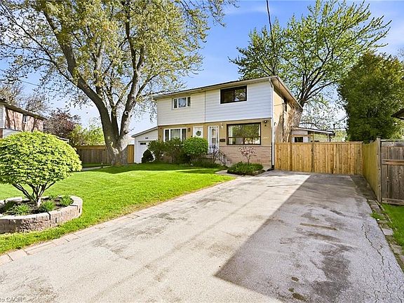 2nd image of 2441 Barclay Rd