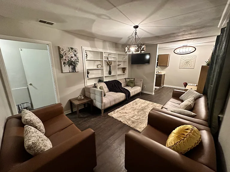 1810 Pepper Dr — Photo 4