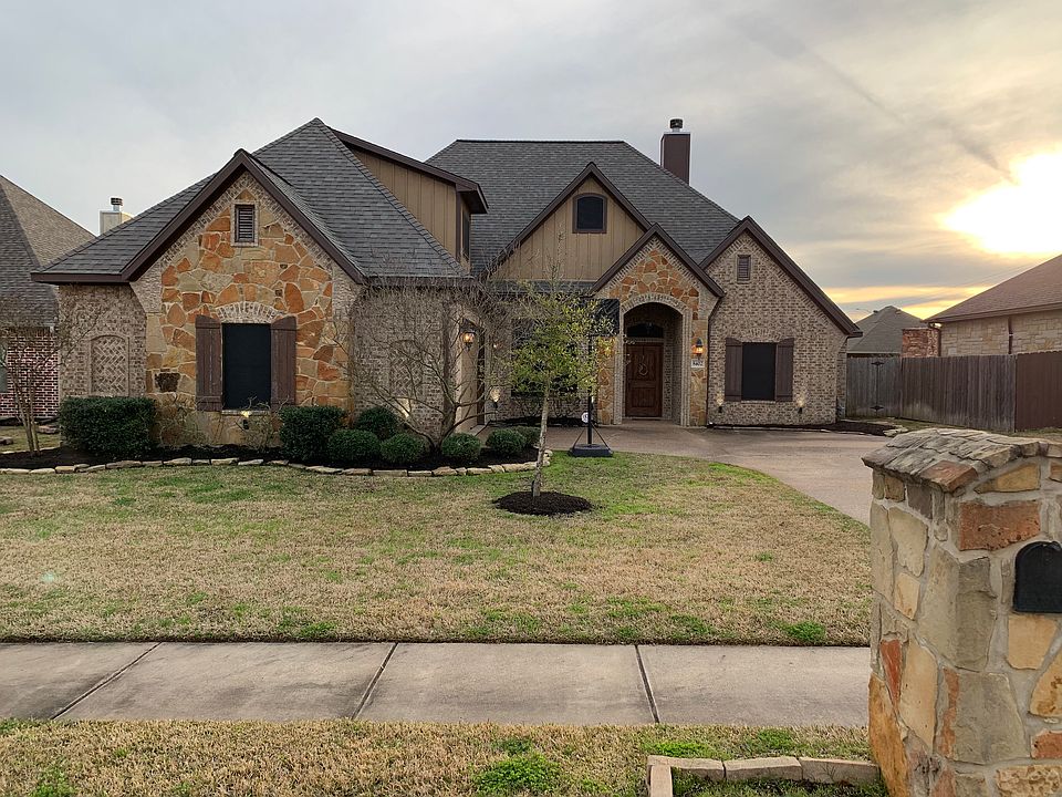 1st image of 8402 Justin Ave