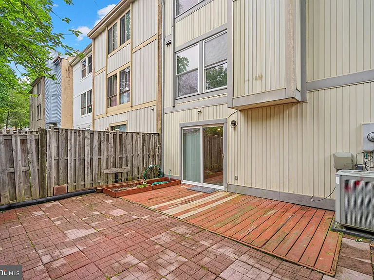 6060 Hollow Knoll Ct — Photo 32