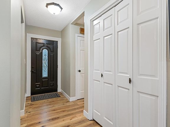3rd image of 1441 Timberline Dr