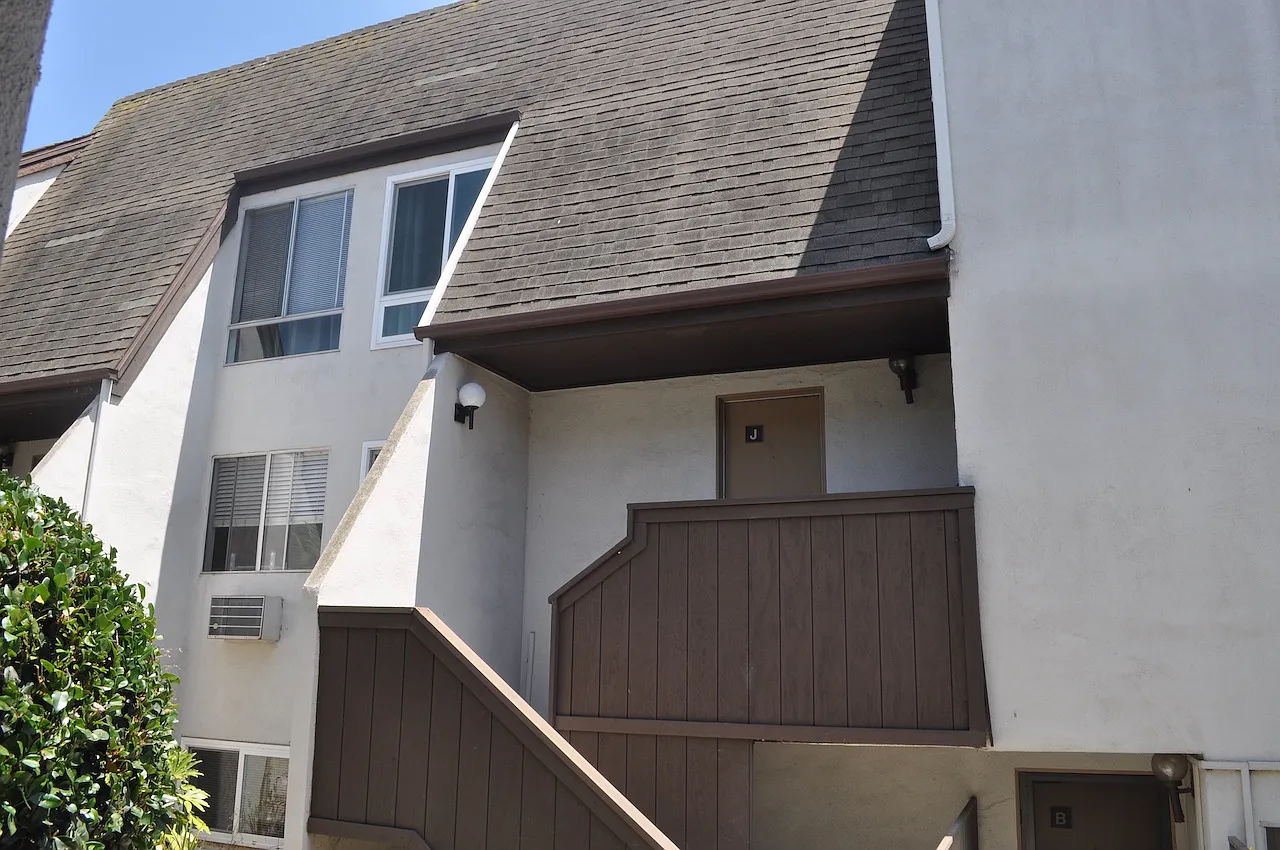 2 bed, 1.5 bath, 1020 sqft, $2,795 — Photo 2