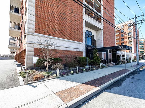4th image of 220 W Broadway APT 602