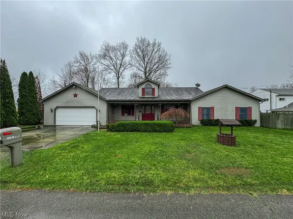 17579 Beach Ln, Lake Milton, OH 44429