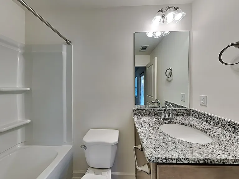 975 Society Cir SW — Photo 13