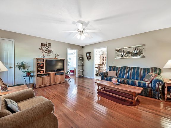 4th image of 313 Briarwood Ln