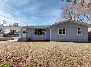 1953 S Sagamont Ave, Springfield, MO 65807