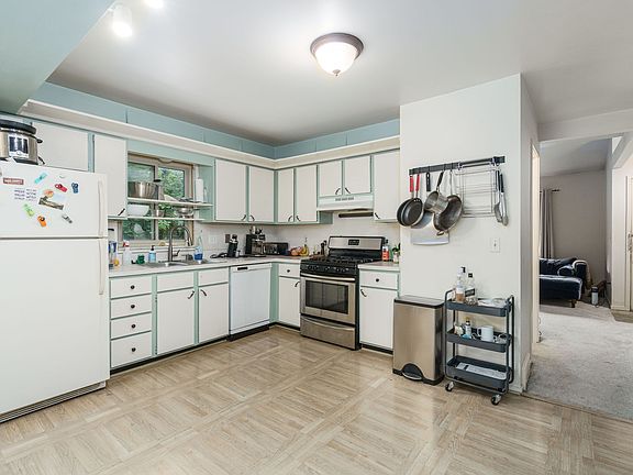 5th image of 810 Miller Ave