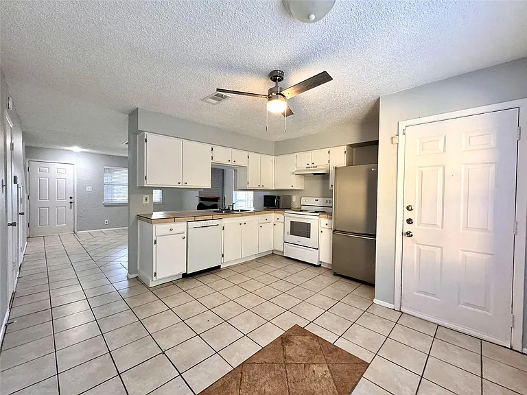 2203 Granberry Dr #A — Photo 5