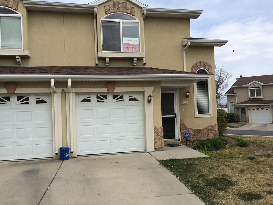 Exterior view of unit.