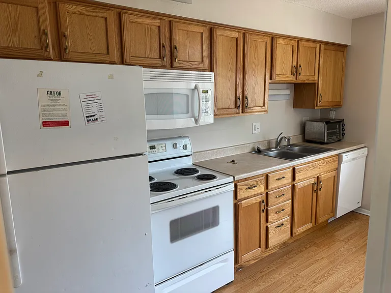 400 N 5th St #5 — Photo 5