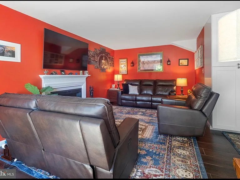 10230 Faire Commons Ct — Photo 2