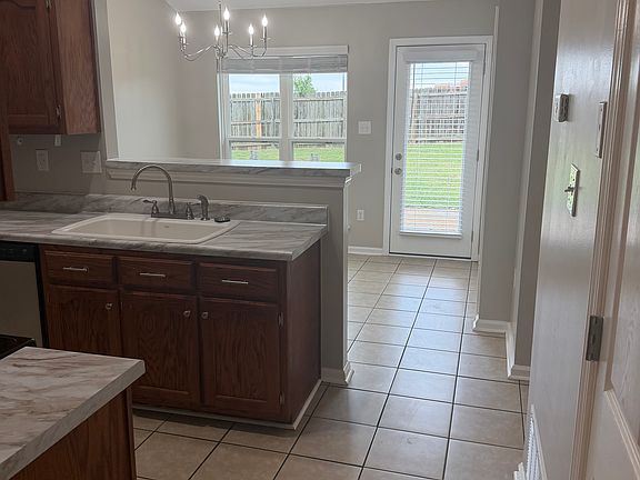 4th image of 10474 Pecan View Dr