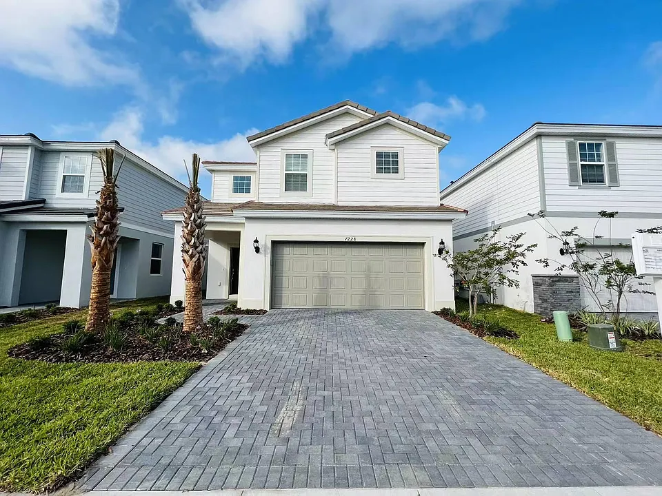 7236 Oakmoss Loop