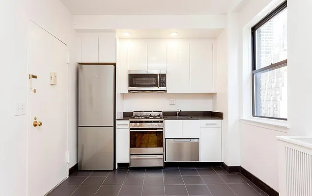 Rented by Compass | media 7