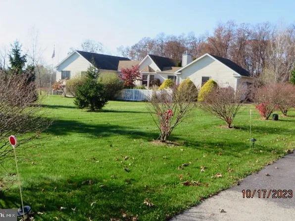 1310 Zipp Rd, Pennsburg, PA 18073