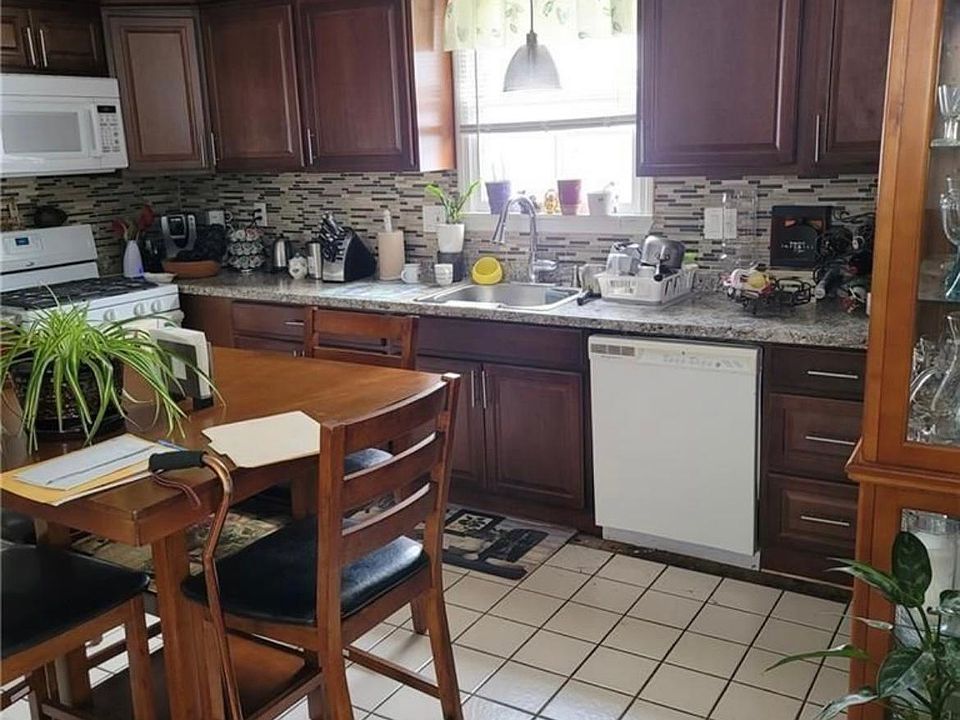 1st image of 541 Admiral St #3
