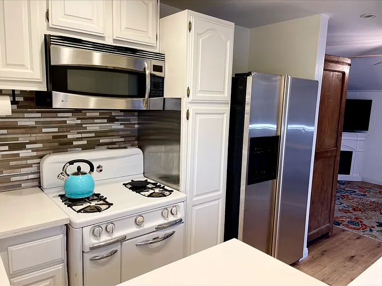 432 Court Ave — Photo 8