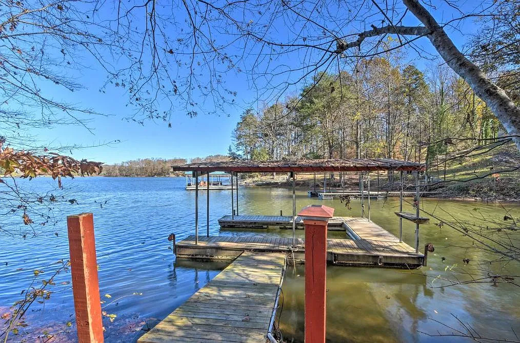 3 bed, 2.5 bath, 1736 sqft, $2,600 — Photo 4