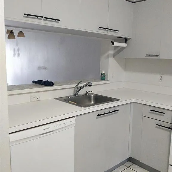 7913 Sanibel Dr #7913 — Photo 5