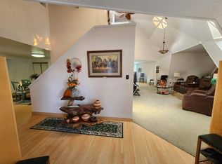 220 W Mountain View Dr, Riverton, WY 82501