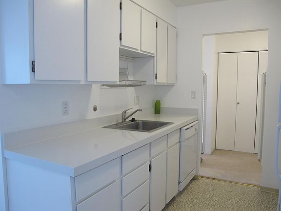 4th image of 4540 8th Ave NE APT 603