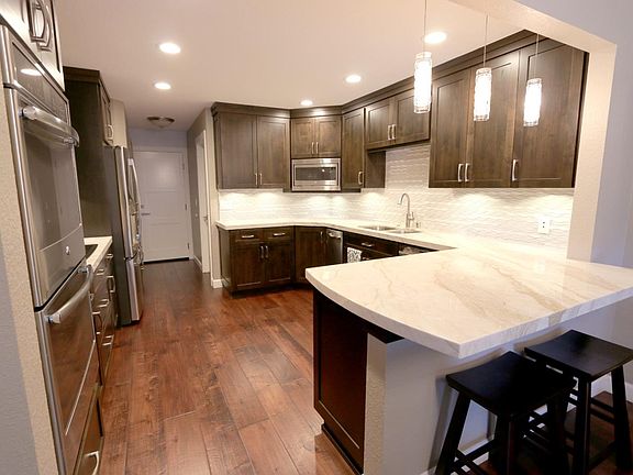 5th image of 221 Gladys Ave APT 8