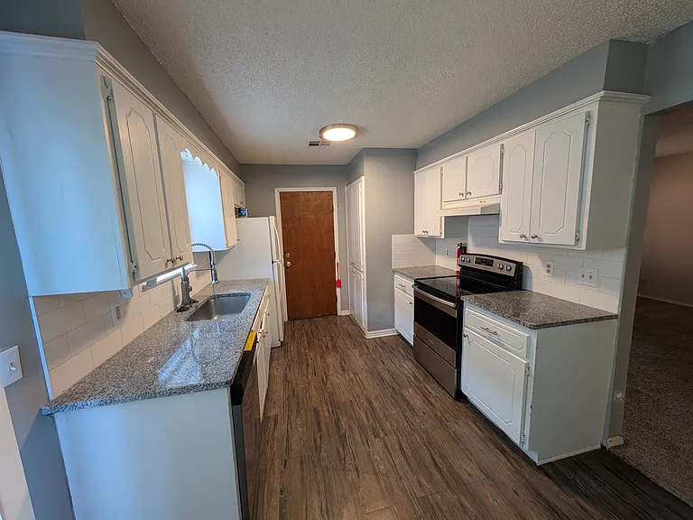122 Crystal Cir #122 — Photo 8