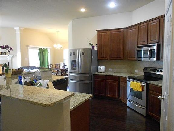 3rd image of 5032 Pinellas Ave