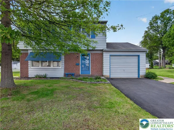 348 S 9th St, Quakertown, PA 18951