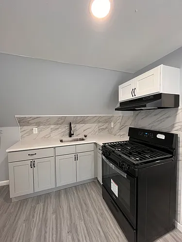 20 Wade St Photo 1