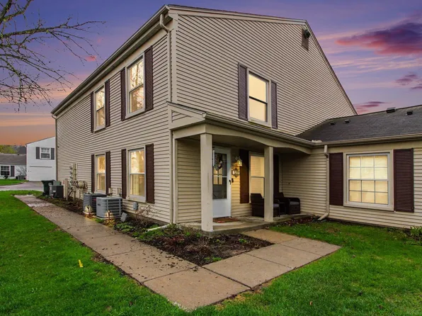 2914 Meadowbrook Ct, Orion, MI 48360