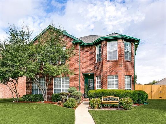 4th image of 803 Forest Edge Ln