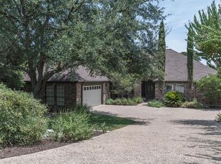552 Peterson Ln, Lakeway, TX 78734