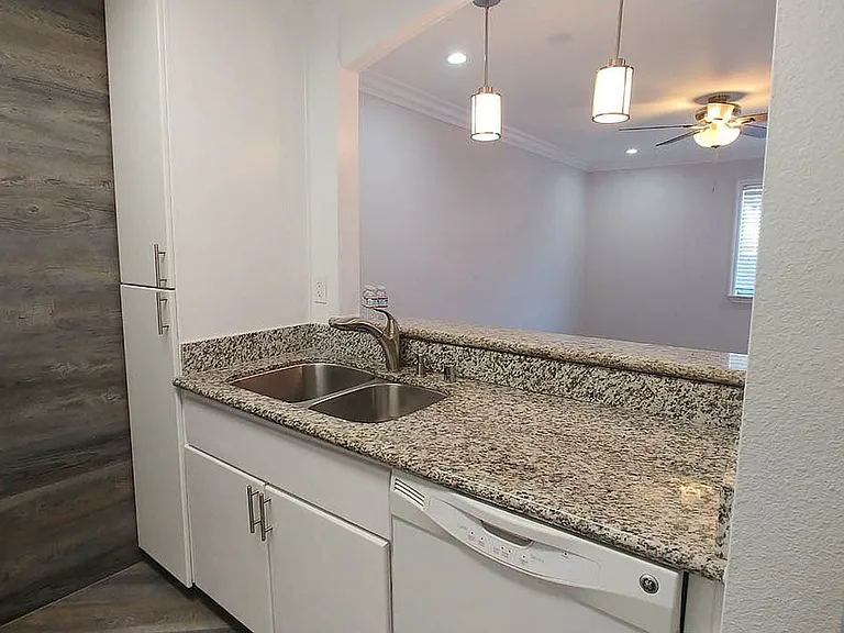 Villa De Adel Apts — Photo 94