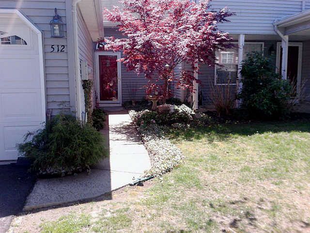 1st image of 512 Woodbine Ln