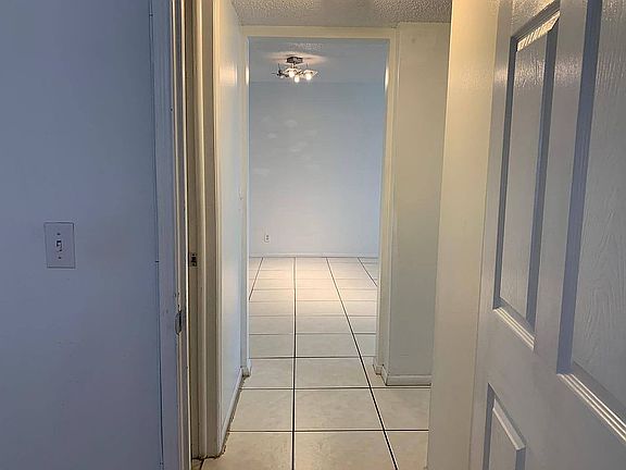 5th image of 9461 Evergreen Pl APT 203