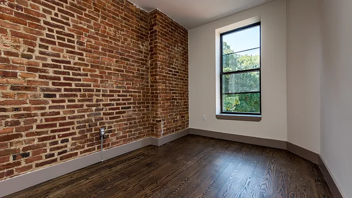 Rented by Nooklyn NYC LLC | media 7